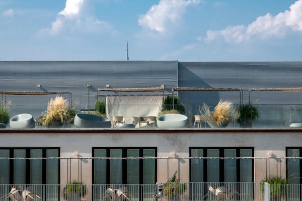 Top 5 des matériaux composites pour sublimer votre toit-terrasse